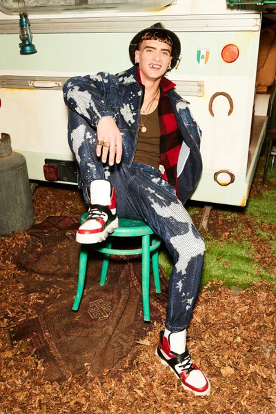 Look 18